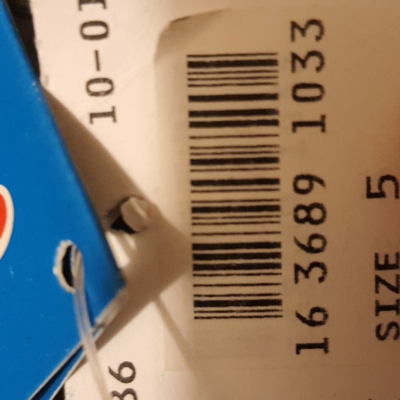 🆕 NWT CHAMPIONS MEMORY FOAM SNEAKERS ATHLETIC SHOES (4-04132020) - Picture 5 of 7